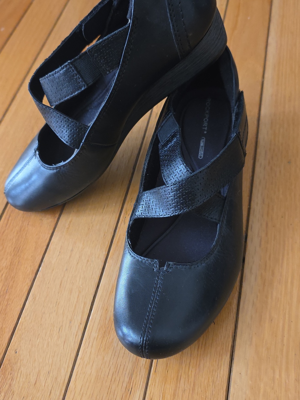 Rare Style! Rockport Black Leather Crisscross Strap Low Wedge Heels 8